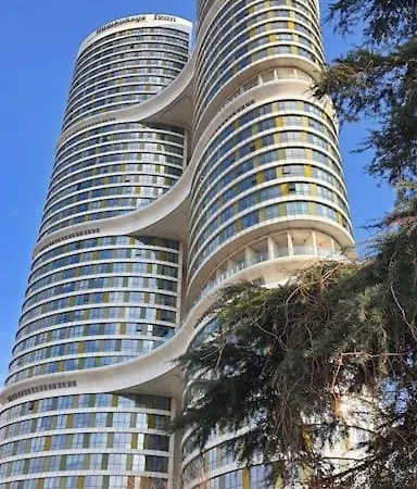 Panoramic View From 33rd Floor דירה